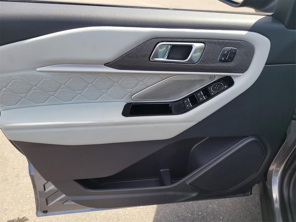 new 2025 Ford Explorer car, priced at $51,911