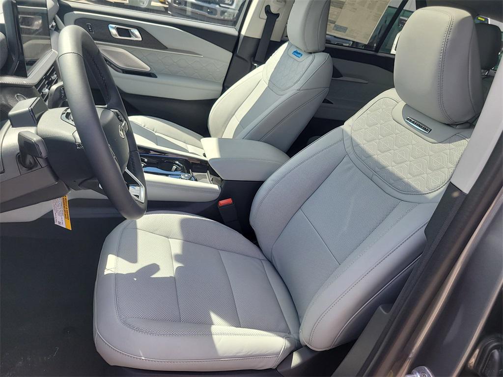 new 2025 Ford Explorer car, priced at $51,911