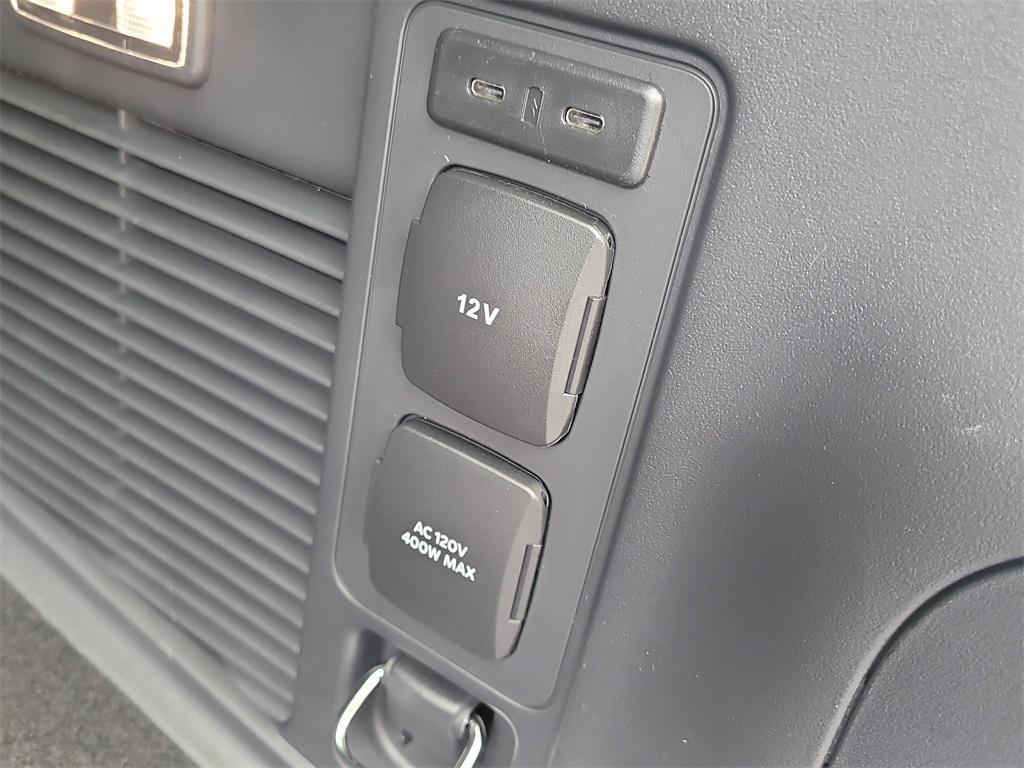 new 2025 Ford Expedition car, priced at $77,685