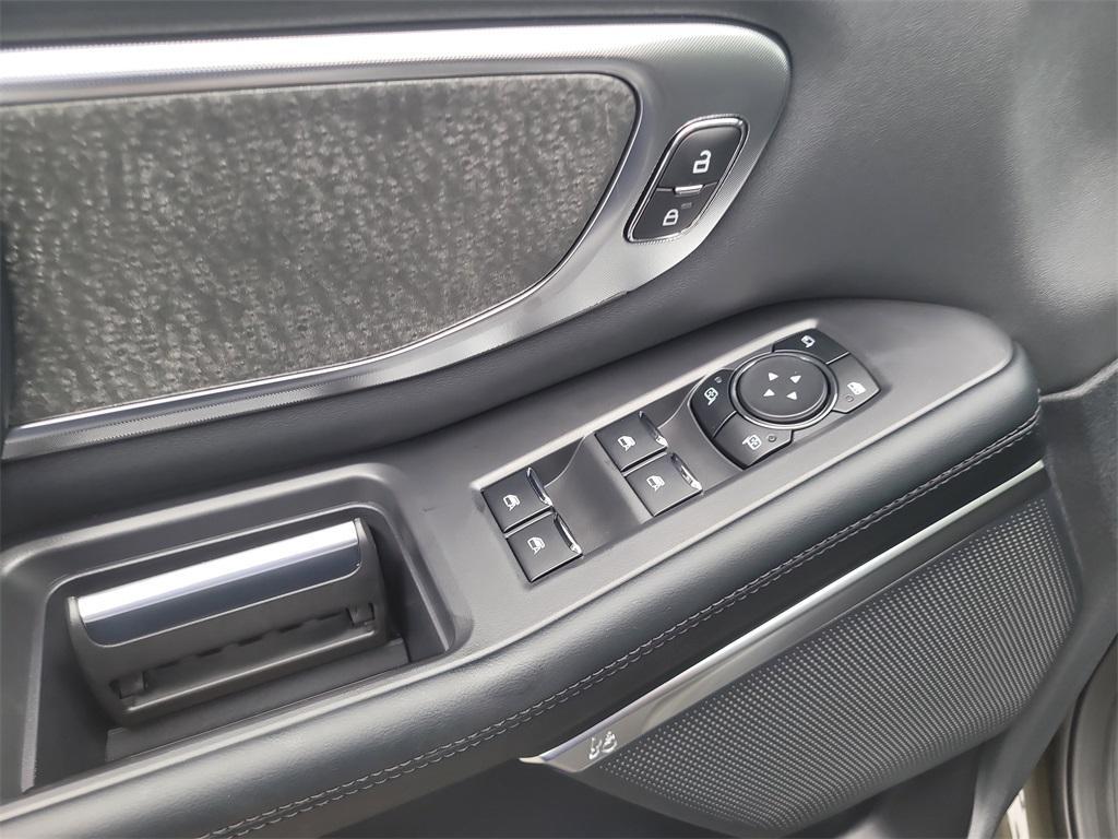 new 2025 Ford Expedition car, priced at $77,685