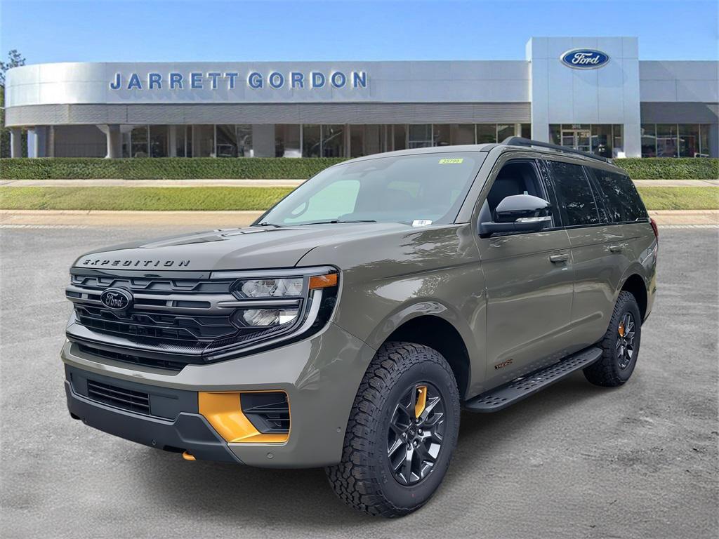 new 2025 Ford Expedition car, priced at $77,685