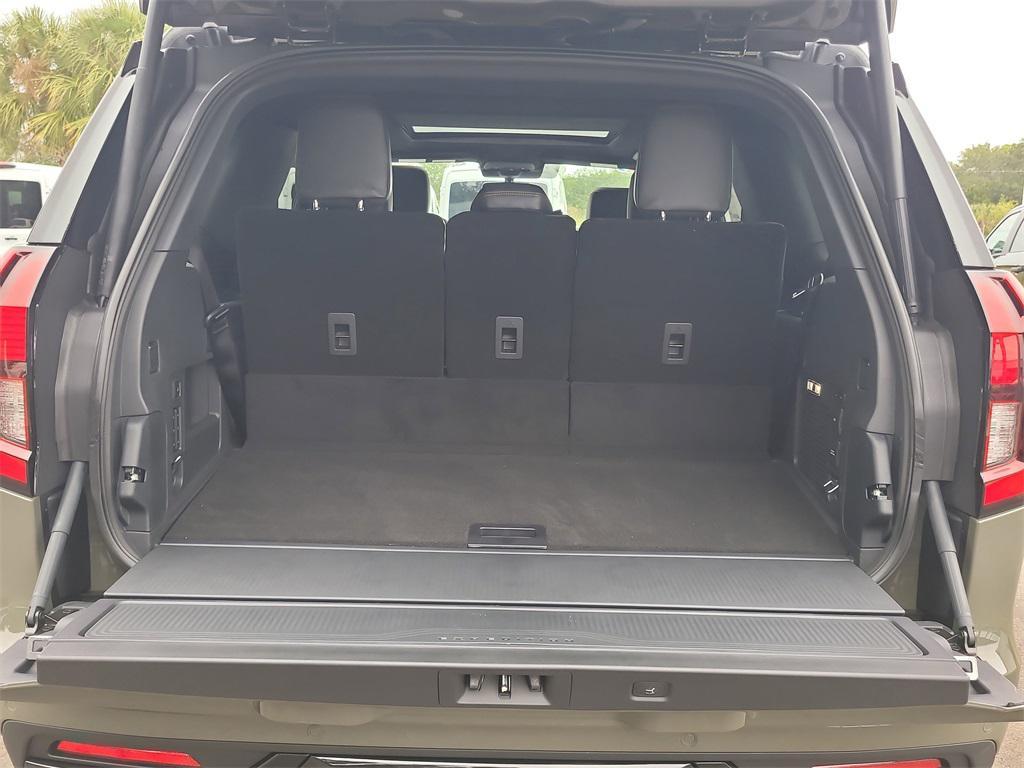 new 2025 Ford Expedition car, priced at $77,685