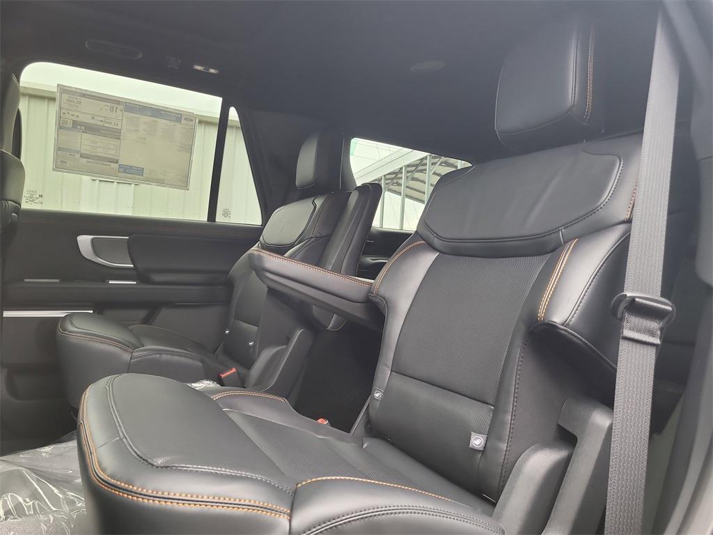 new 2025 Ford Expedition car, priced at $77,685