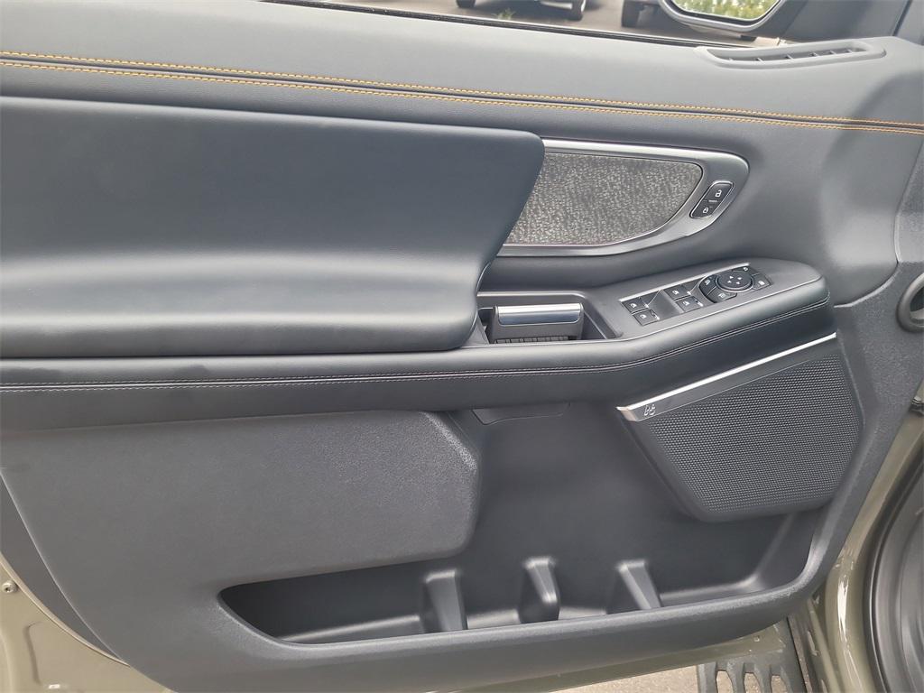 new 2025 Ford Expedition car, priced at $77,685