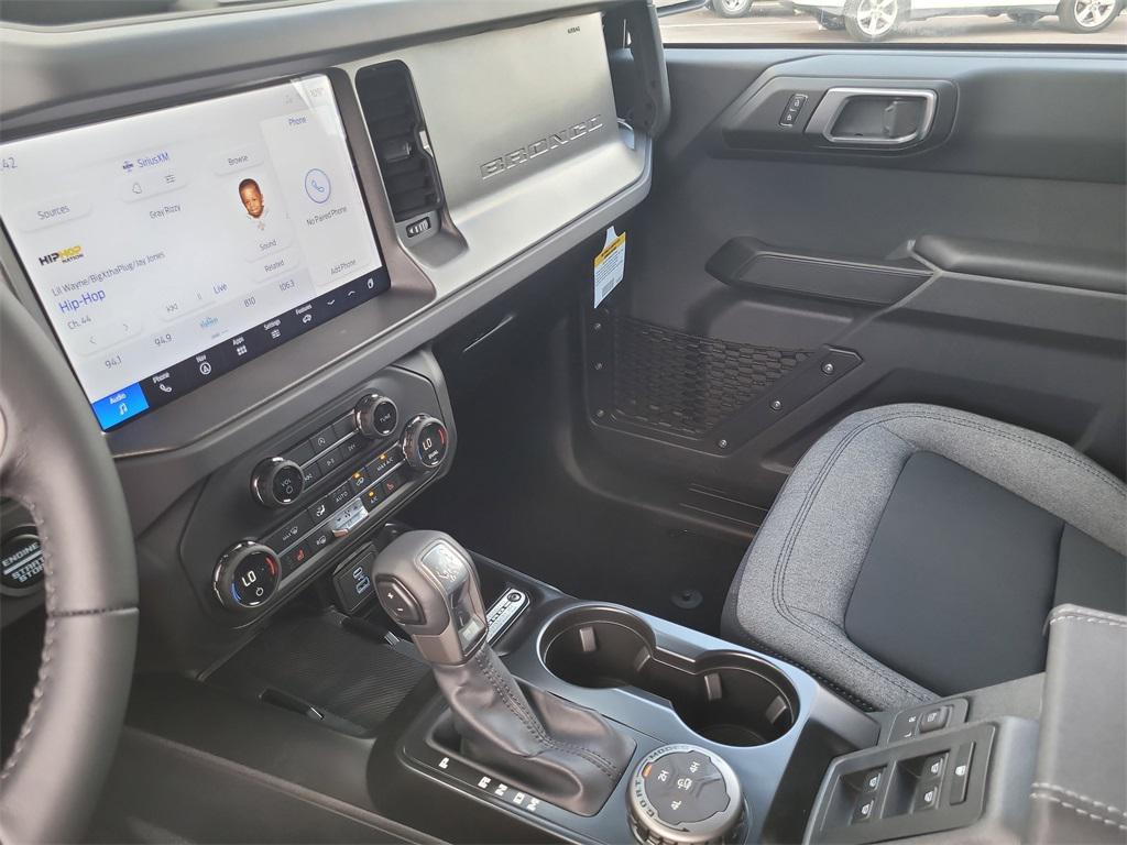new 2025 Ford Bronco car, priced at $42,061