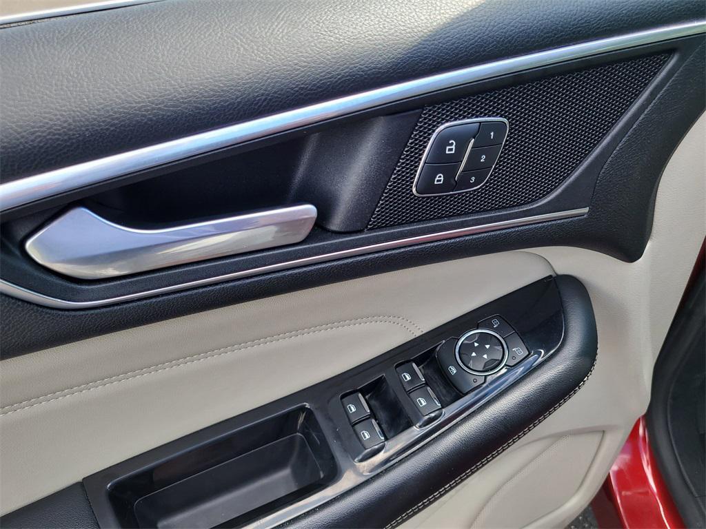 used 2015 Ford Edge car, priced at $10,900