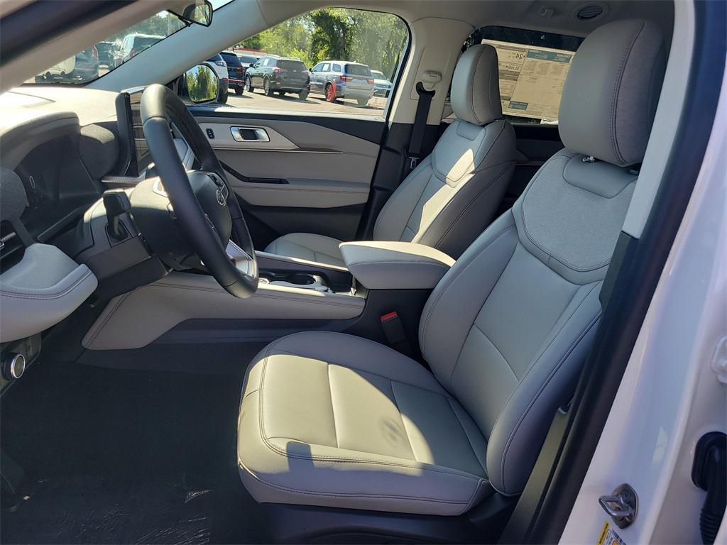 new 2025 Ford Explorer car, priced at $40,314