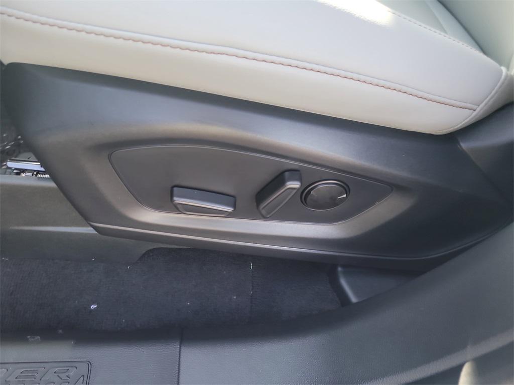new 2025 Ford Explorer car, priced at $40,314