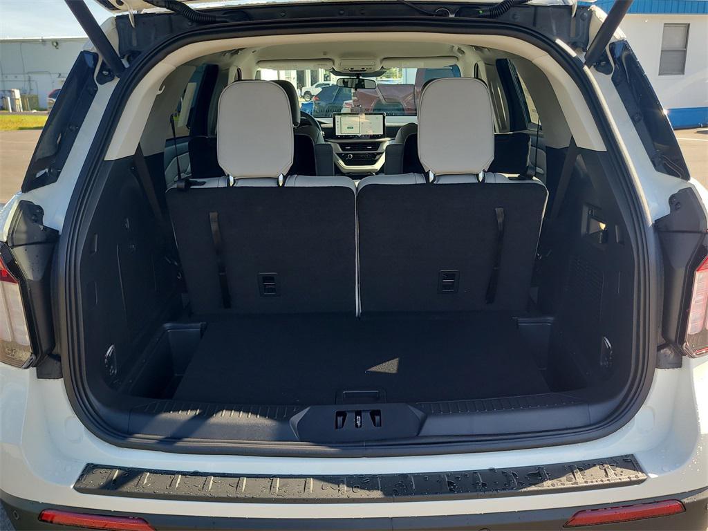 new 2025 Ford Explorer car, priced at $40,314