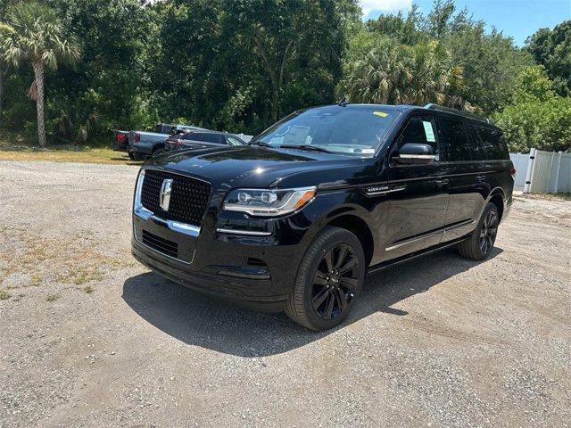 new 2024 Lincoln Navigator L car