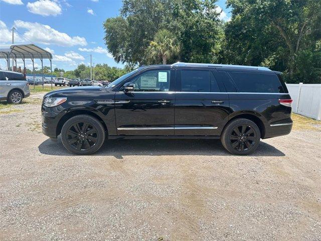 new 2024 Lincoln Navigator L car