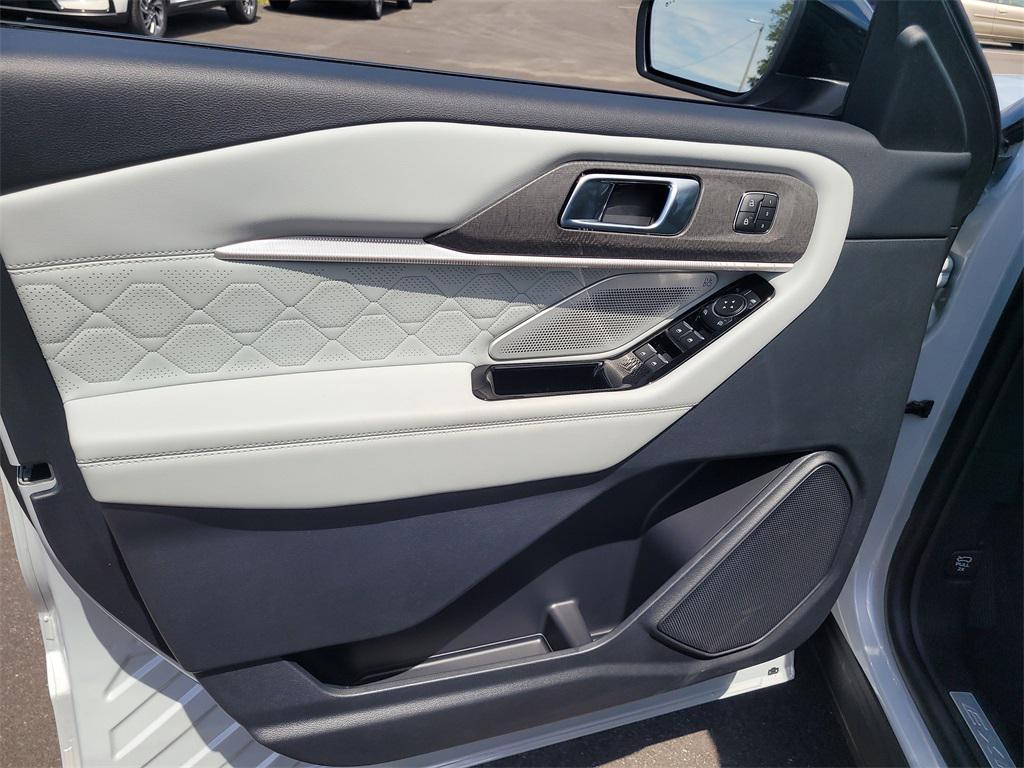 new 2025 Ford Explorer car, priced at $51,551