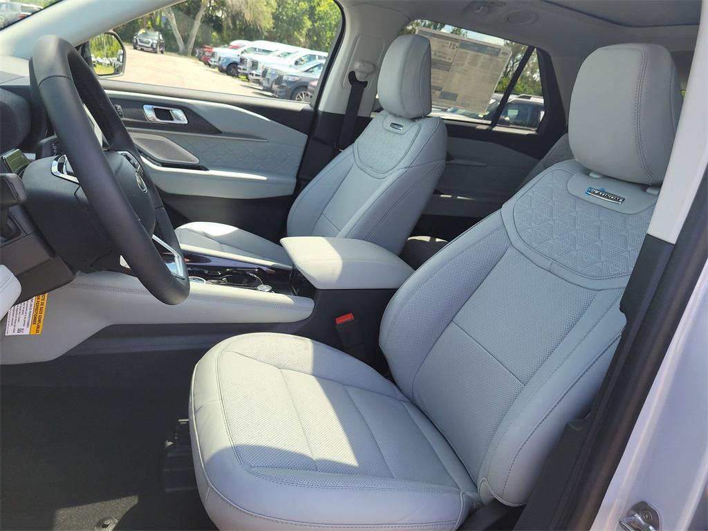 new 2025 Ford Explorer car, priced at $51,551