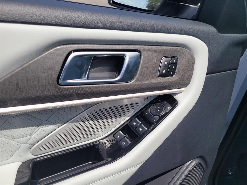 new 2025 Ford Explorer car, priced at $51,551