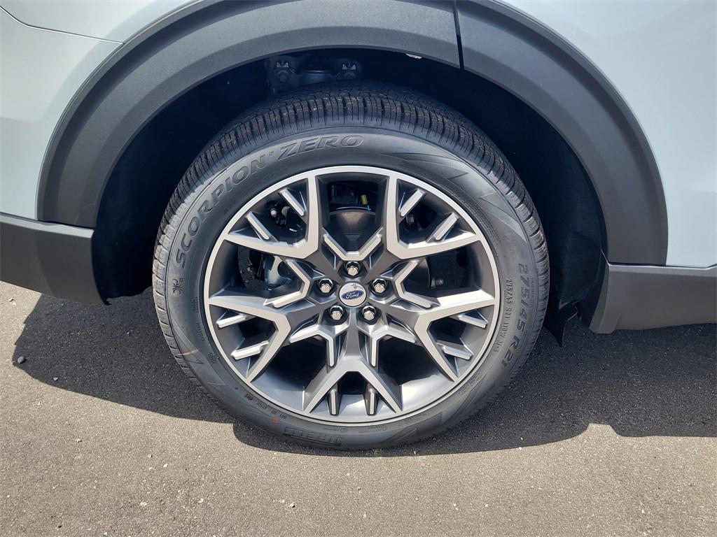 new 2025 Ford Explorer car, priced at $51,551