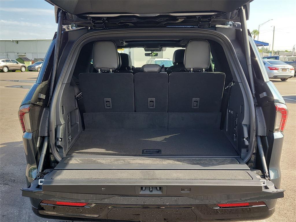 new 2025 Lincoln Navigator car, priced at $102,182