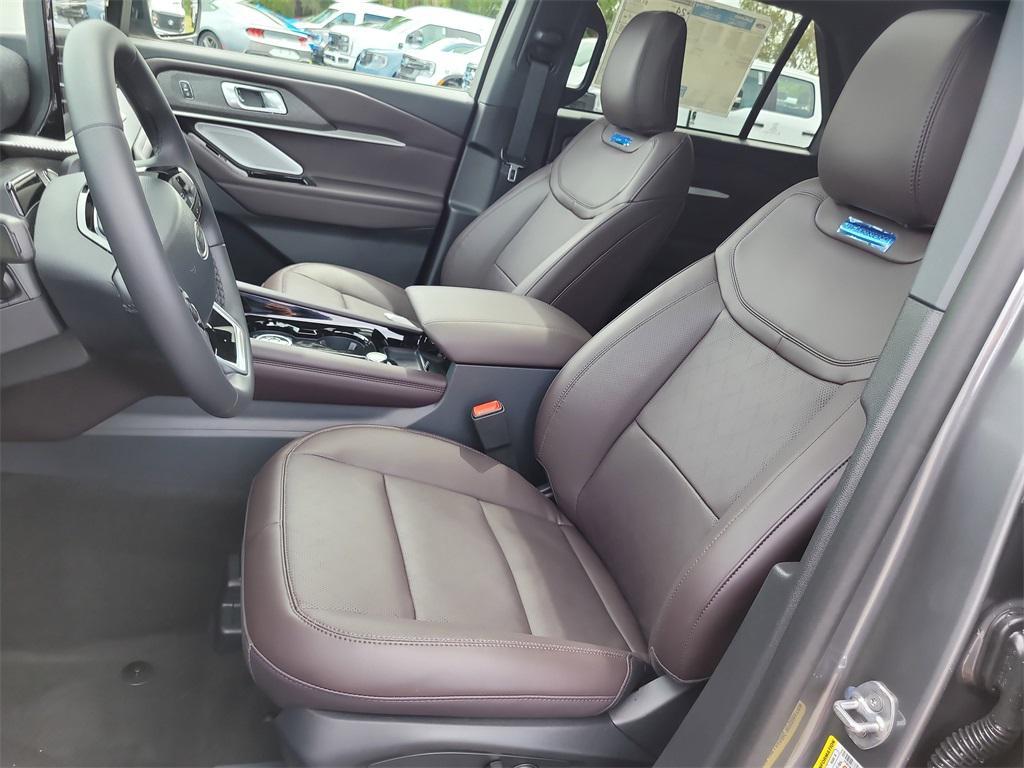 new 2025 Ford Explorer car, priced at $48,750