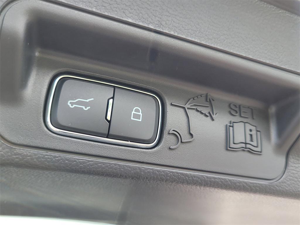 new 2025 Ford Explorer car, priced at $48,750