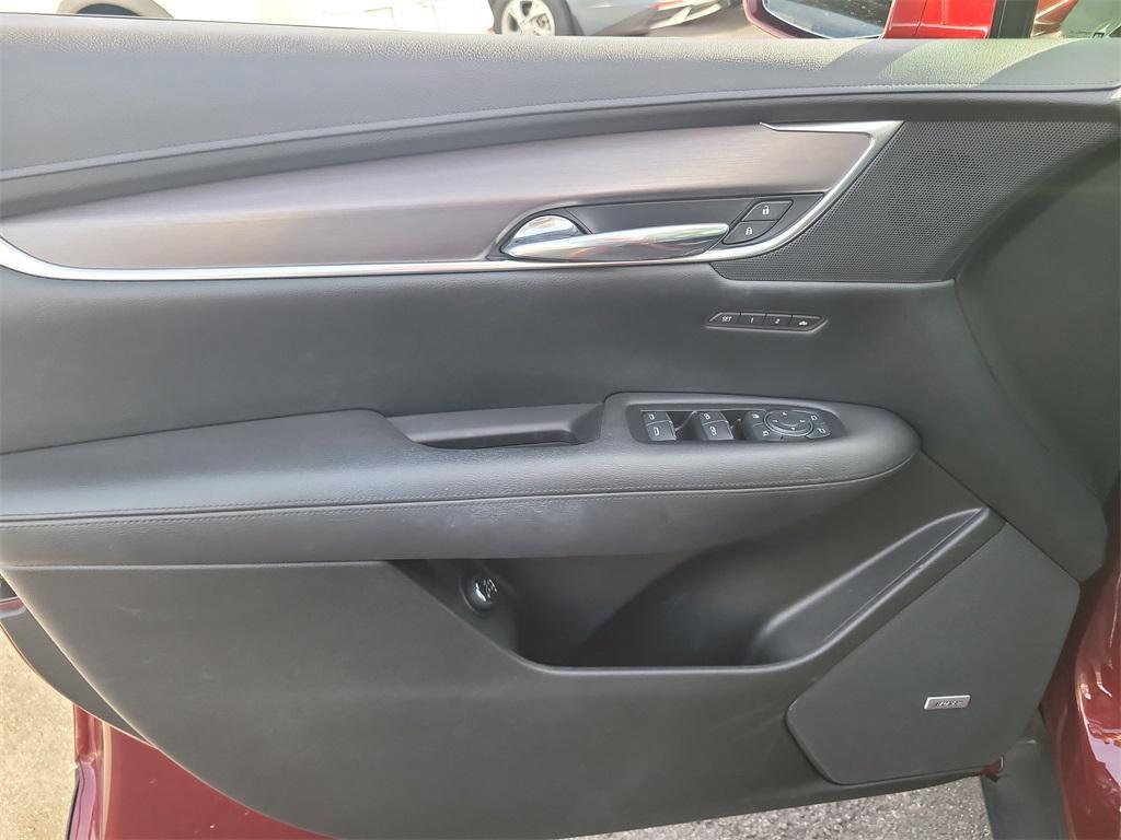 used 2017 Cadillac XT5 car, priced at $20,500