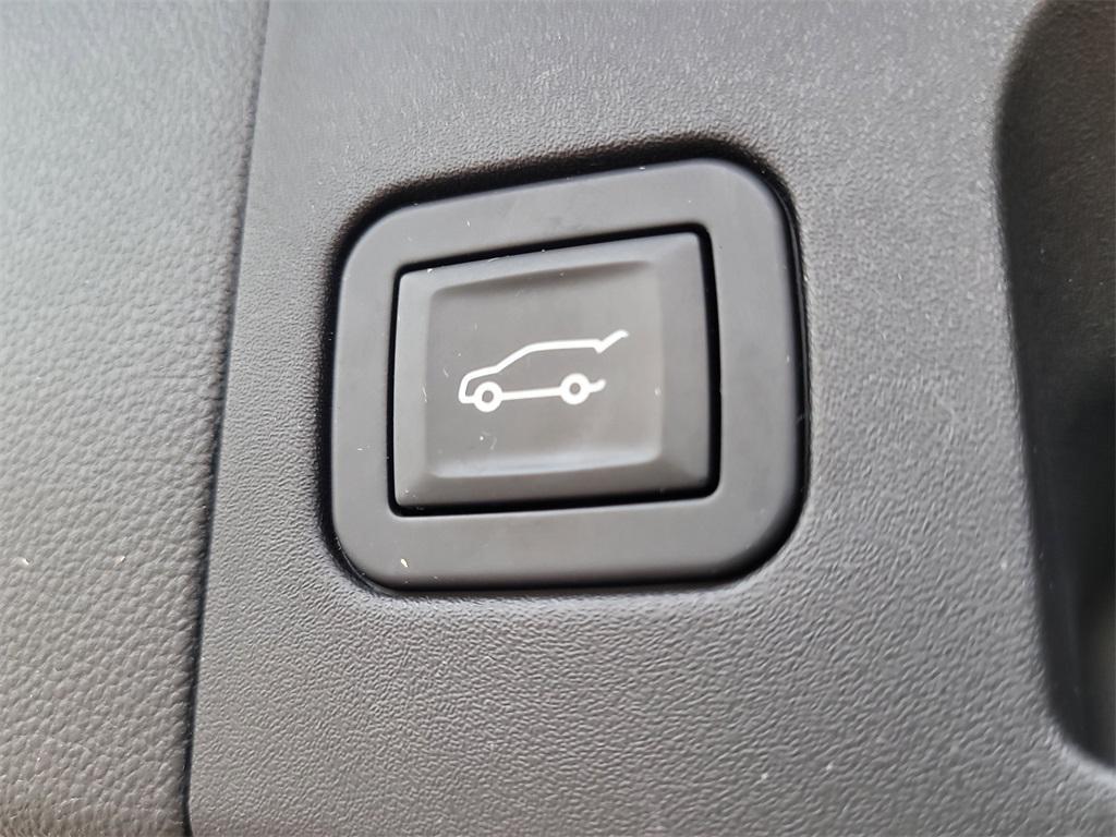 used 2017 Cadillac XT5 car, priced at $20,500