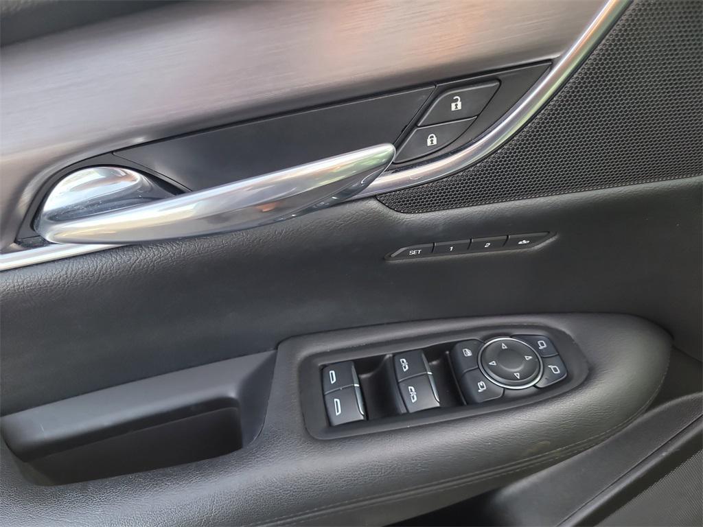 used 2017 Cadillac XT5 car, priced at $20,500