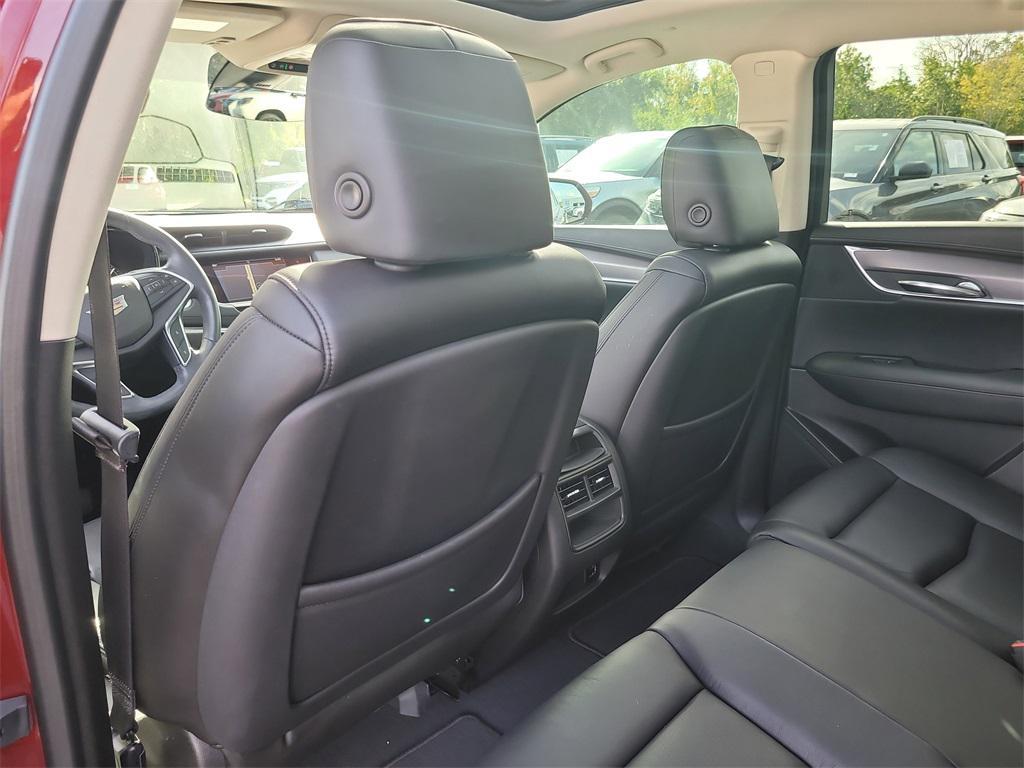 used 2017 Cadillac XT5 car, priced at $20,500