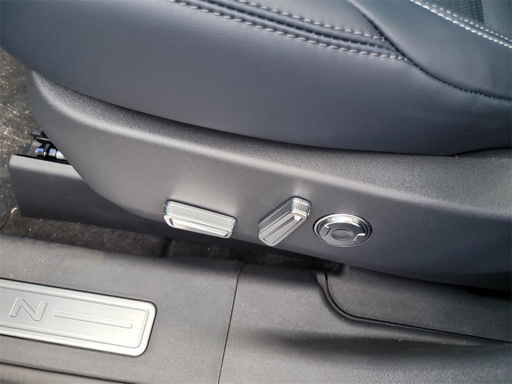 new 2025 Lincoln Nautilus car, priced at $64,824