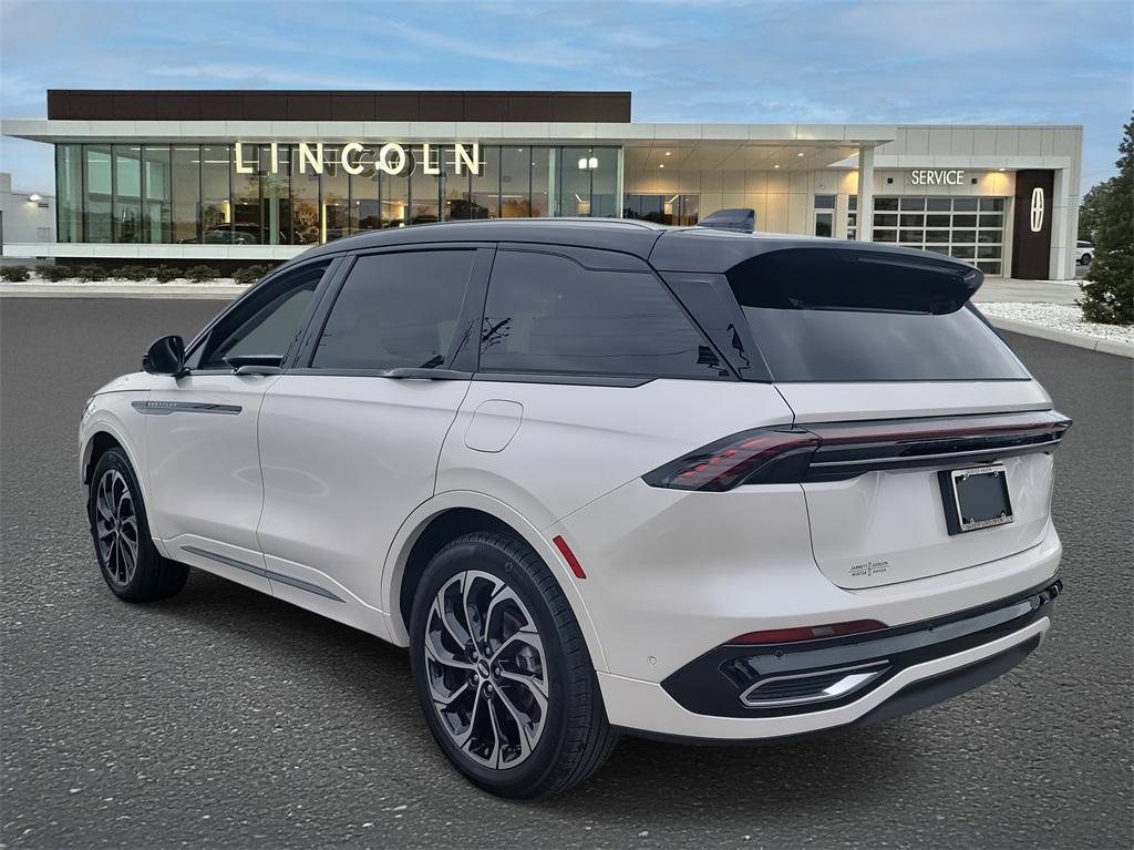 used 2024 Lincoln Nautilus car, priced at $51,498