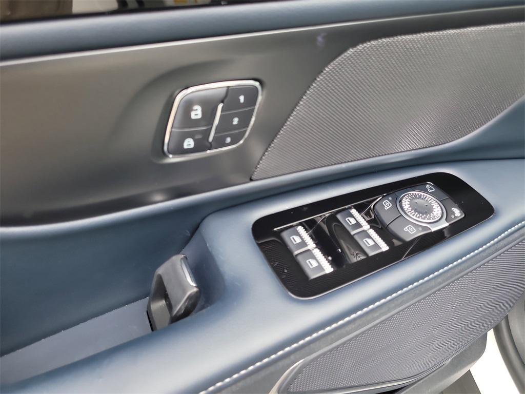 used 2024 Lincoln Nautilus car, priced at $51,498