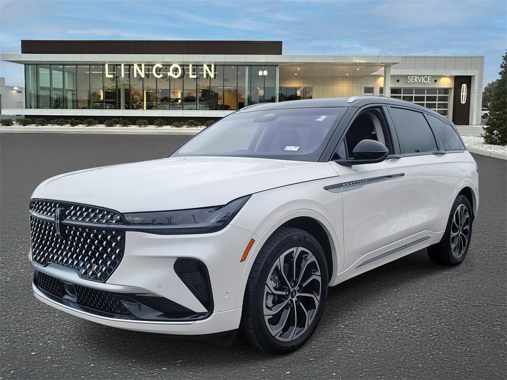 used 2024 Lincoln Nautilus car, priced at $51,498