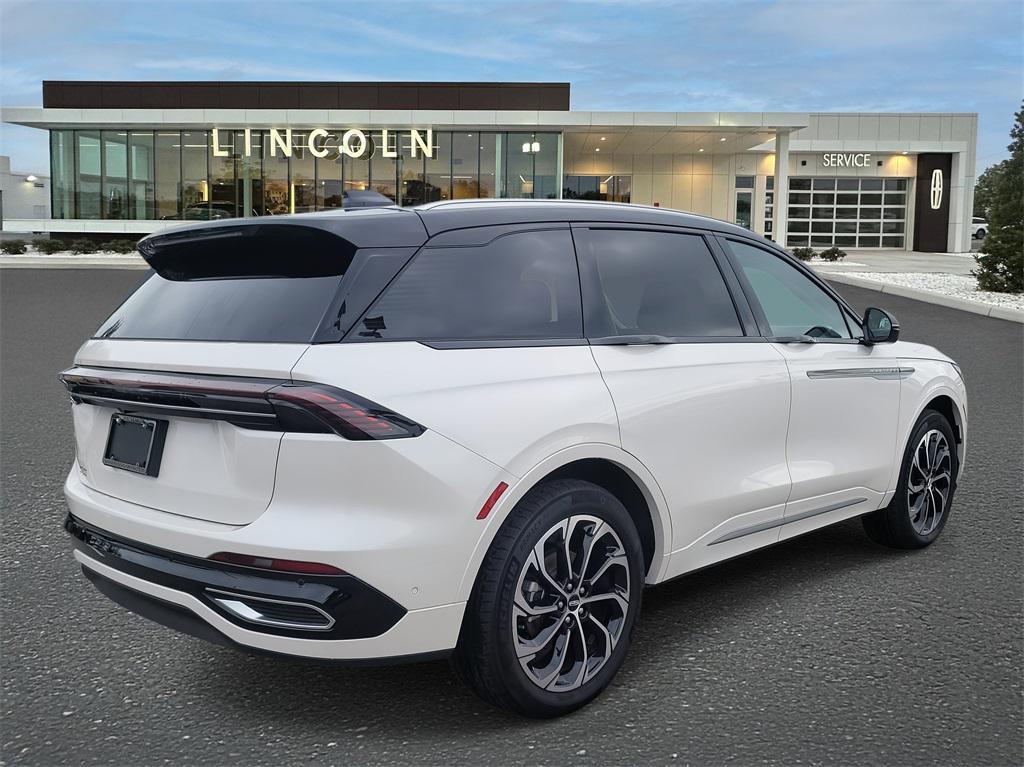used 2024 Lincoln Nautilus car, priced at $51,498