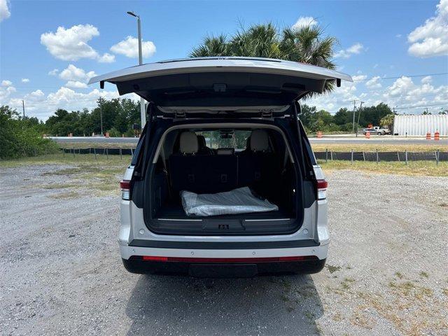 new 2024 Lincoln Navigator L car