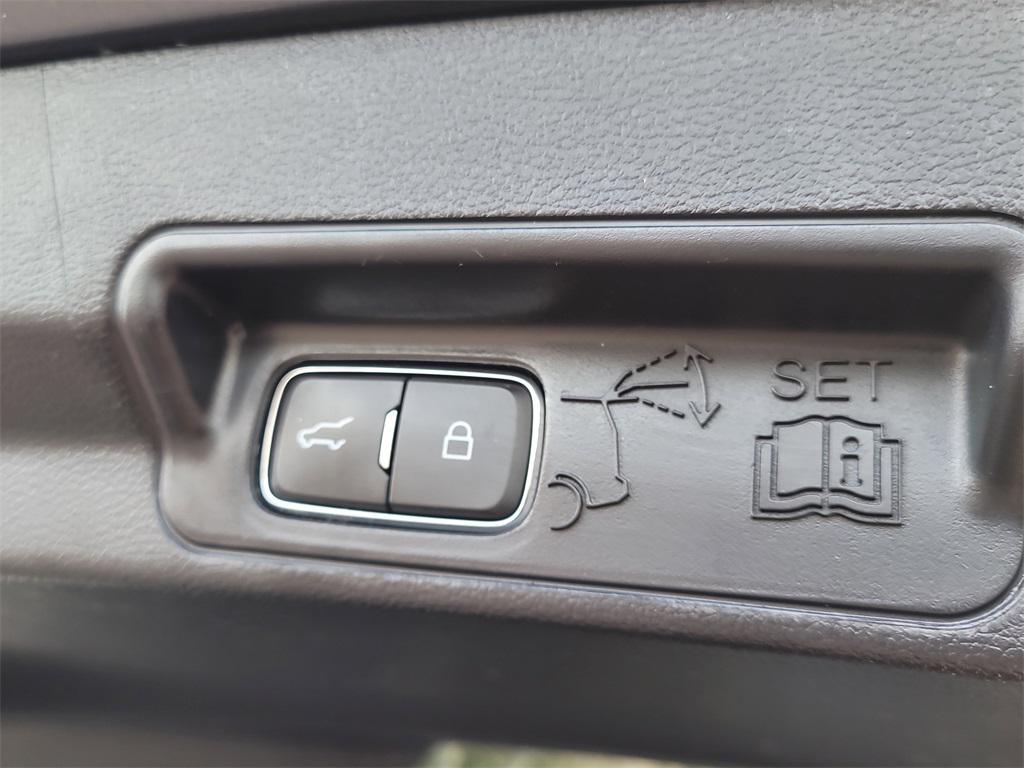 used 2022 Ford Explorer car, priced at $19,977