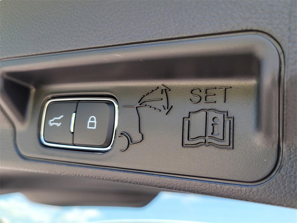 new 2025 Ford Explorer car, priced at $47,868