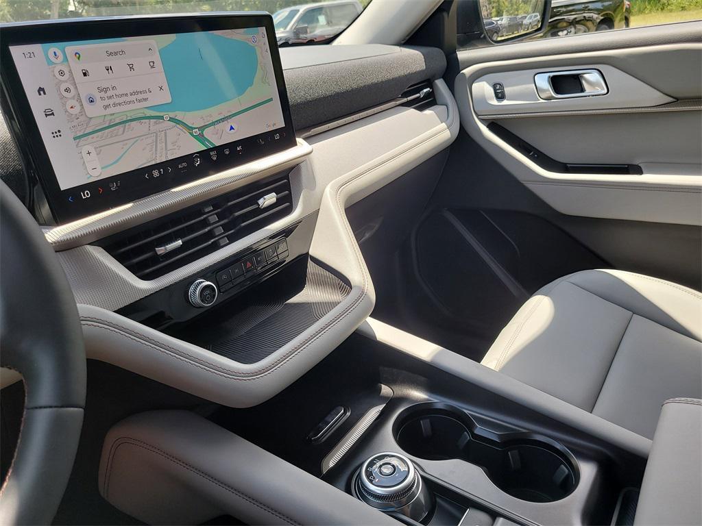 new 2025 Ford Explorer car, priced at $40,967