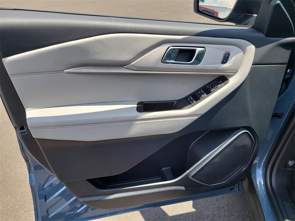 new 2025 Ford Explorer car, priced at $40,967