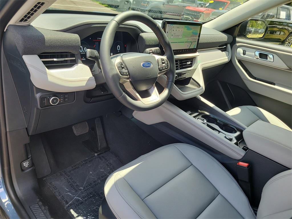new 2025 Ford Explorer car, priced at $40,967