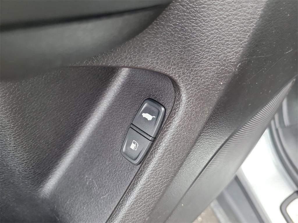 used 2015 Acura MDX car, priced at $16,750