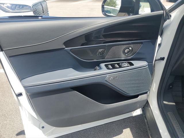 new 2025 Lincoln Nautilus car, priced at $61,877