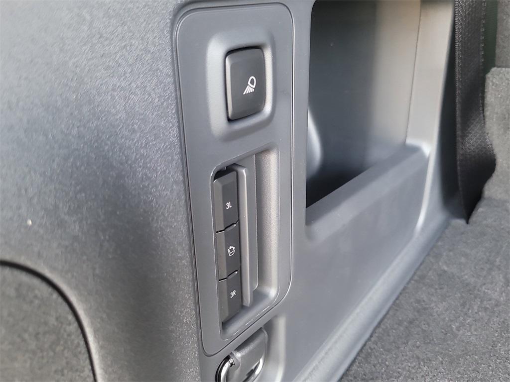 new 2025 Lincoln Navigator car, priced at $104,822