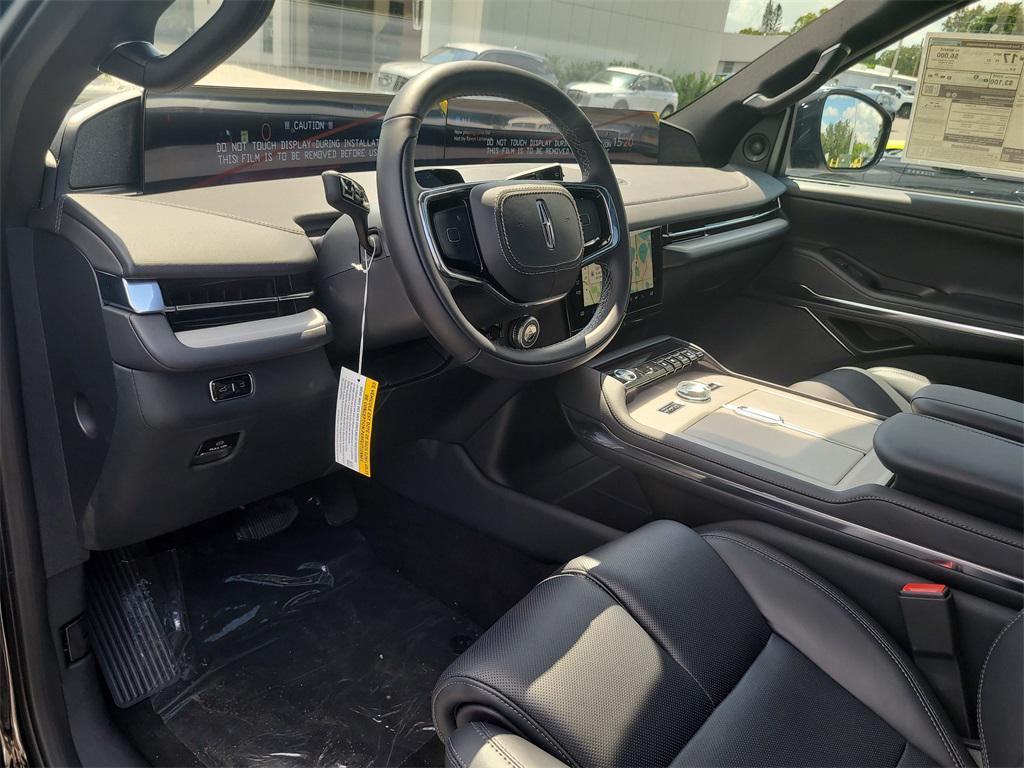 new 2025 Lincoln Navigator car, priced at $104,822