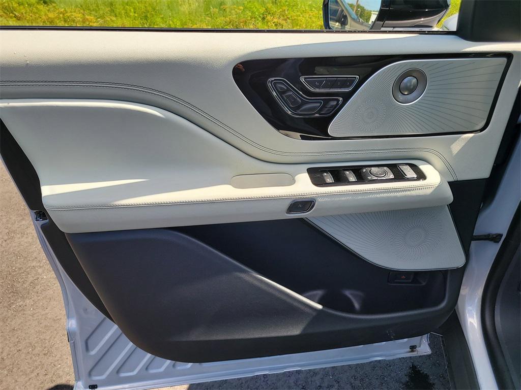 new 2025 Lincoln Aviator car, priced at $93,220