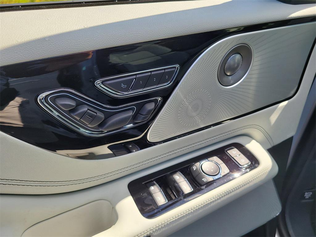 new 2025 Lincoln Aviator car, priced at $93,220