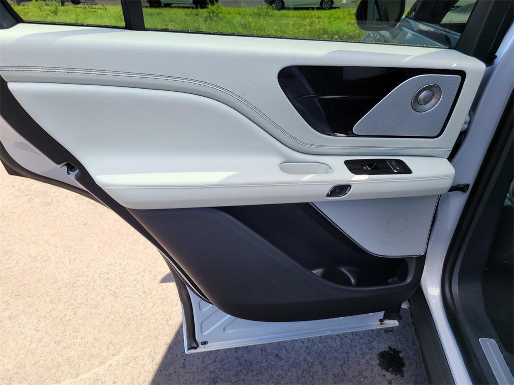 new 2025 Lincoln Aviator car, priced at $93,220