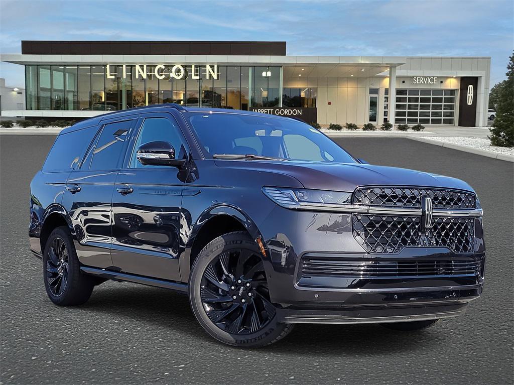 new 2025 Lincoln Navigator car, priced at $105,542