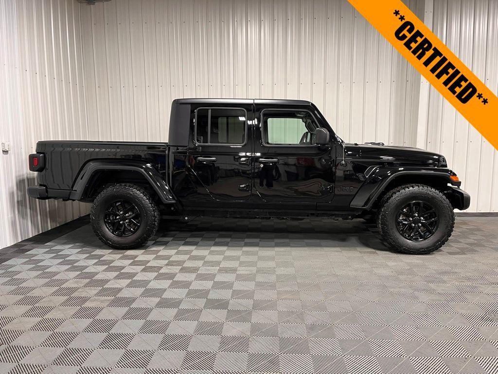 used 2022 Jeep Gladiator car, priced at $34,000