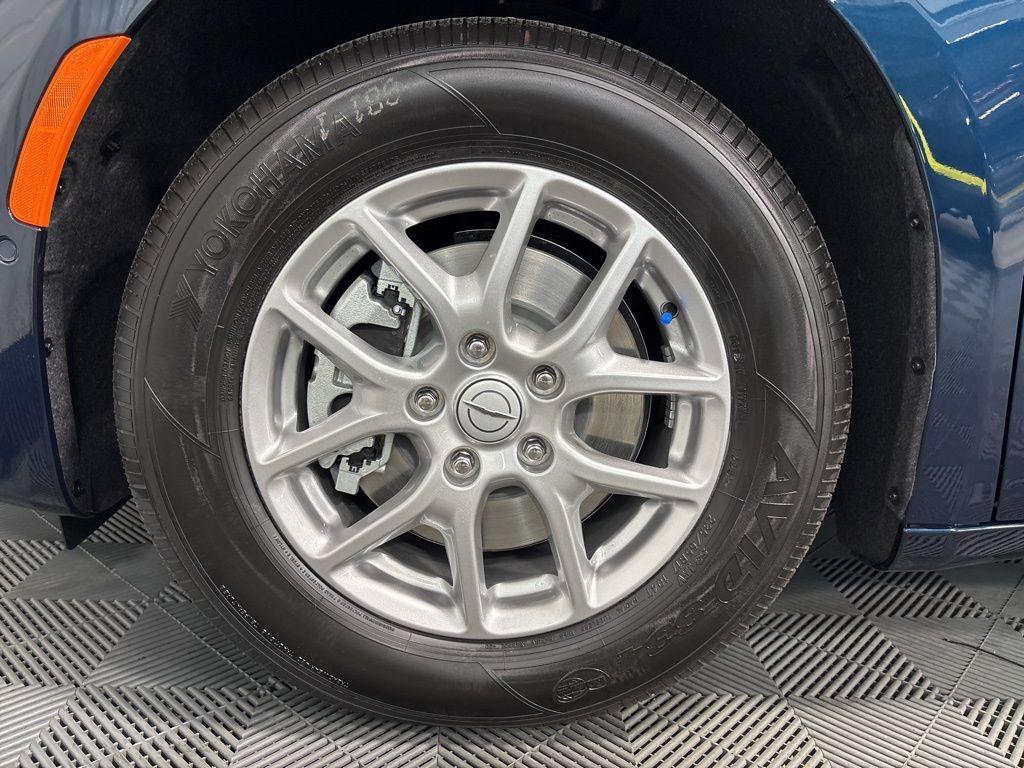 new 2025 Chrysler Pacifica car, priced at $43,114