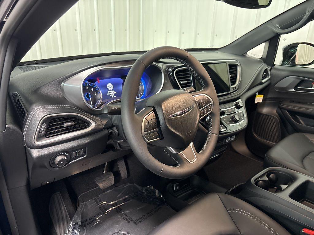 new 2025 Chrysler Pacifica car, priced at $43,114