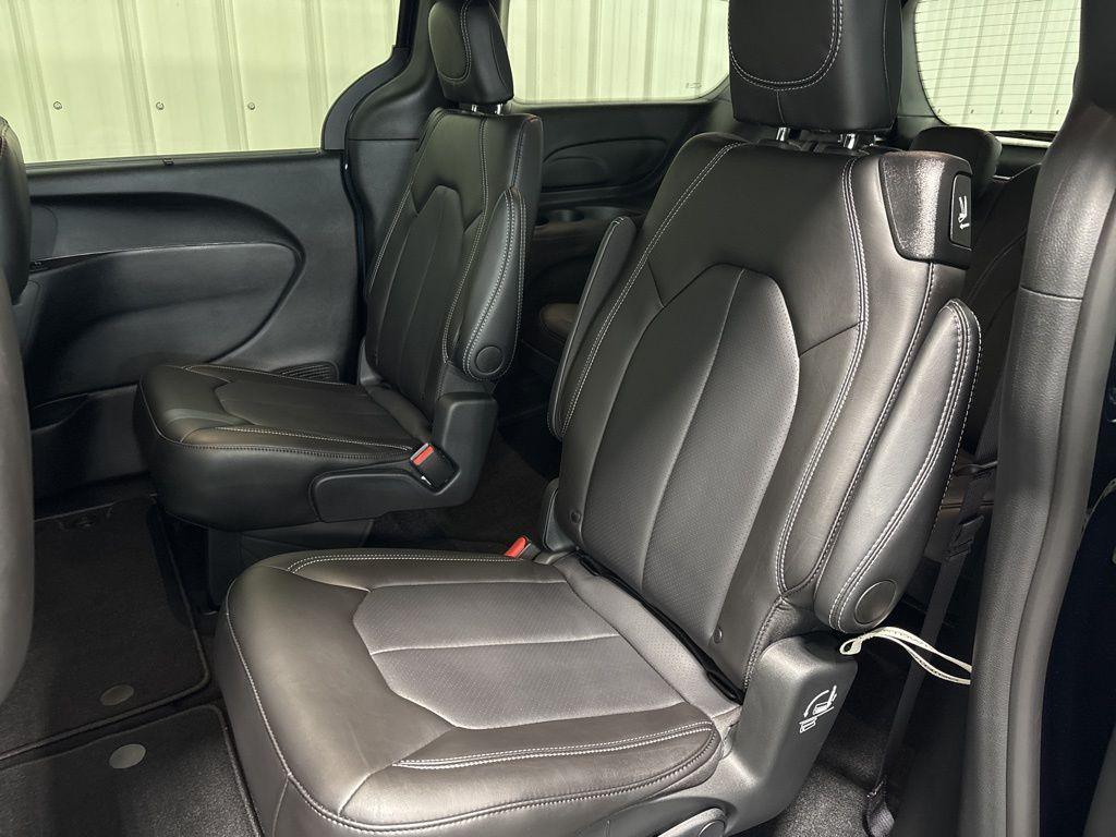 new 2025 Chrysler Pacifica car, priced at $43,114