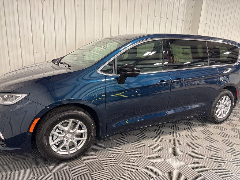 new 2025 Chrysler Pacifica car, priced at $43,114